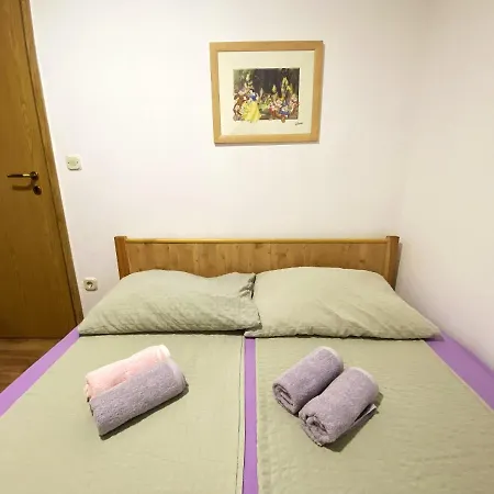 Appartement 2 Bedrooms With Wifi At *