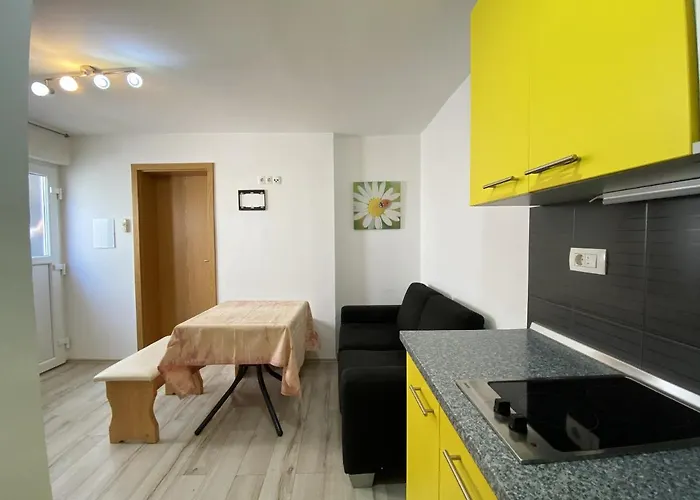 Appartement 2 Bedrooms With Wifi At Vodice