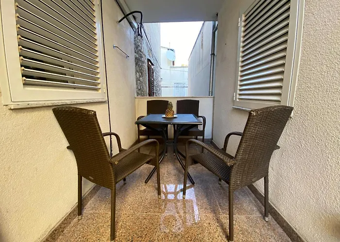 2 Bedrooms With Wifi At *